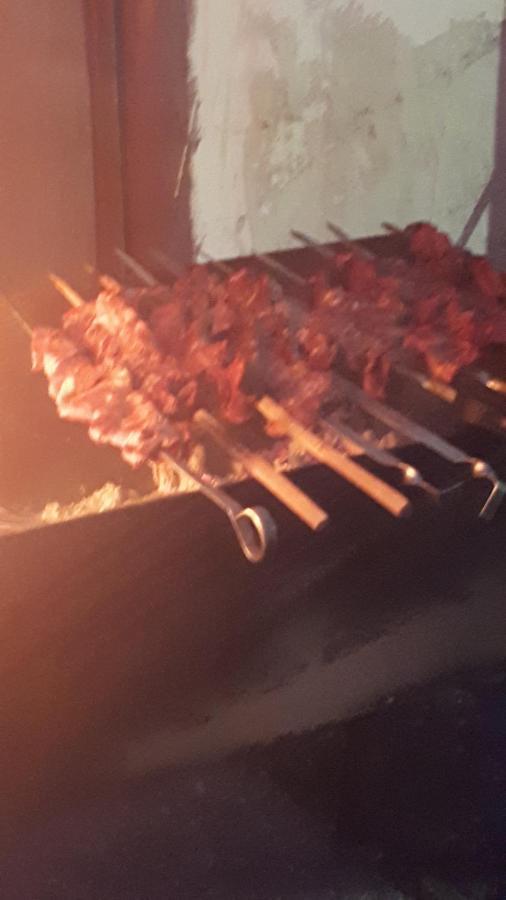 Home 巴统 外观 照片