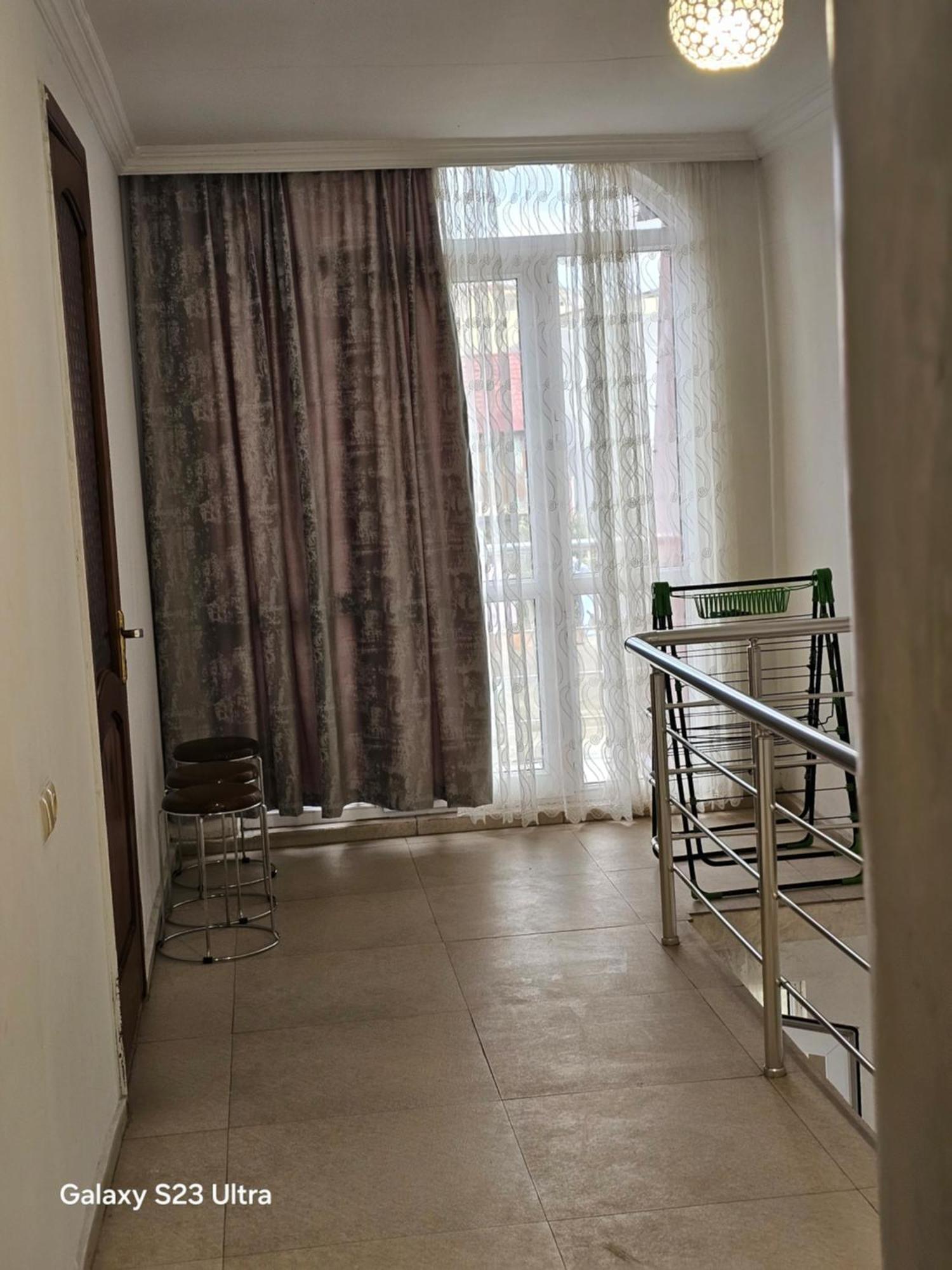 Home 巴统 外观 照片
